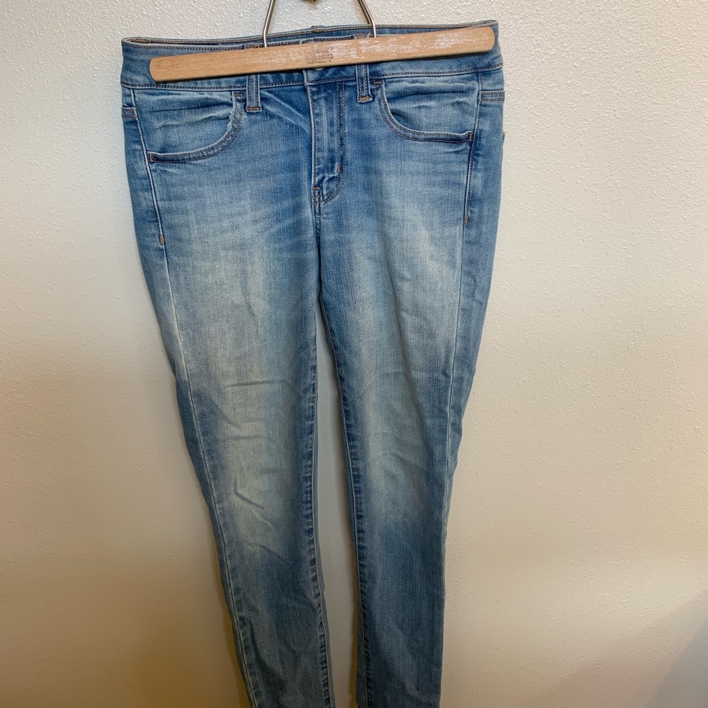 Light wash jeggings from American Eagle. Size 4 Long